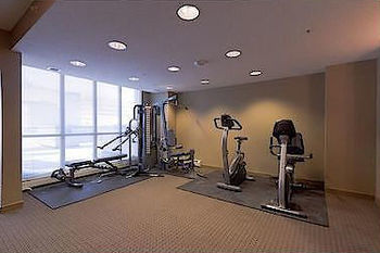 Regal Suites Apartment *